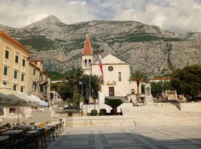 Lägenhet Lukas Galileo Blizu Centra I Plaze Makarska