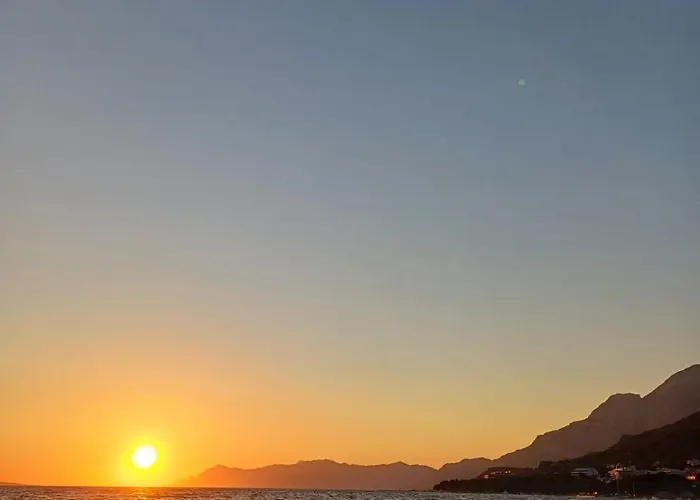 Lukas Galileo Blizu Centra I Plaze * Makarska