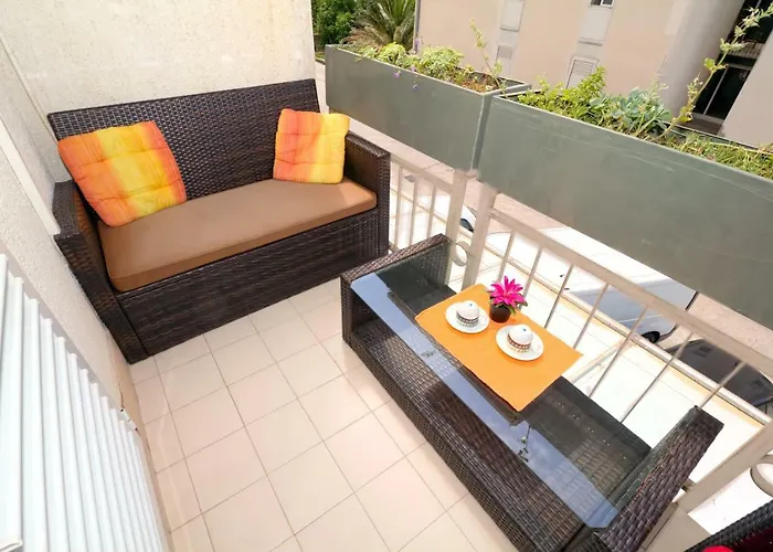 Lukas Galileo Blizu Centra I Plaze Makarska