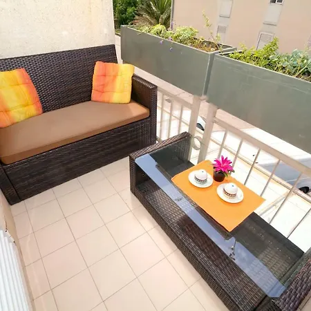 Lukas Galileo Blizu Centra I Plaze Makarska